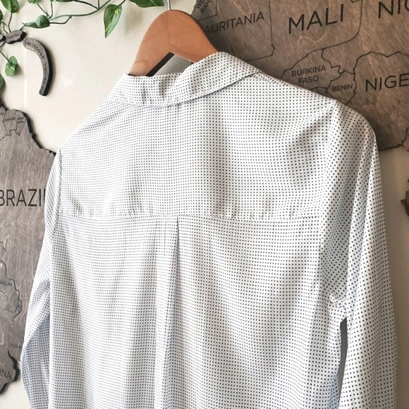 EXPRESS Mini-Dot Portofino Button Down Top - Picture 5 of 9